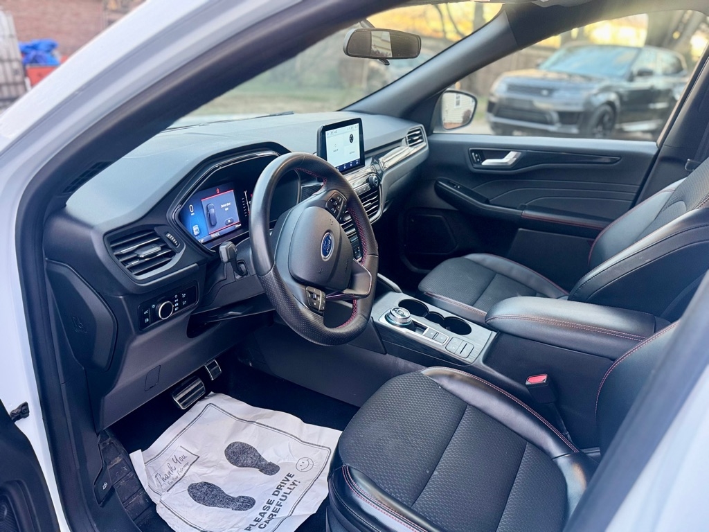 Ford Escape ST-Line Hybrid 2023