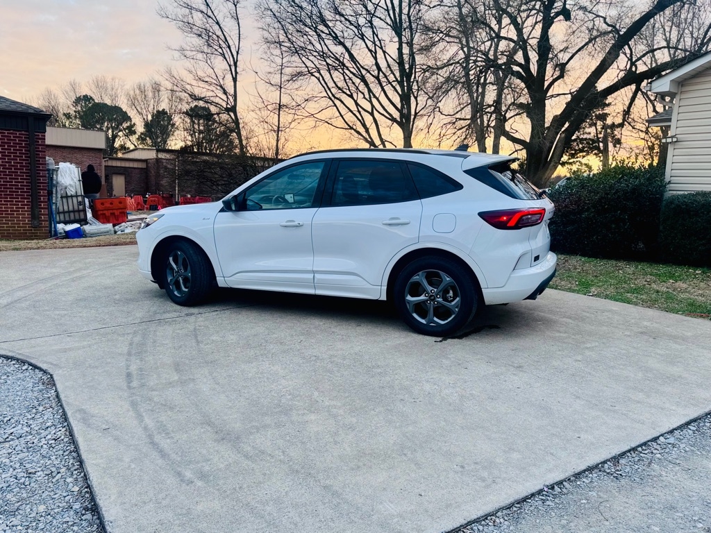 Ford Escape ST-Line Hybrid 2023