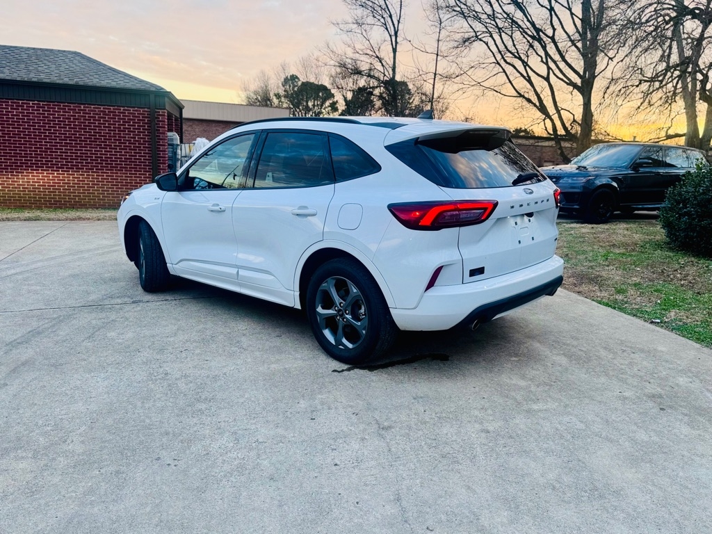 Ford Escape ST-Line Hybrid 2023