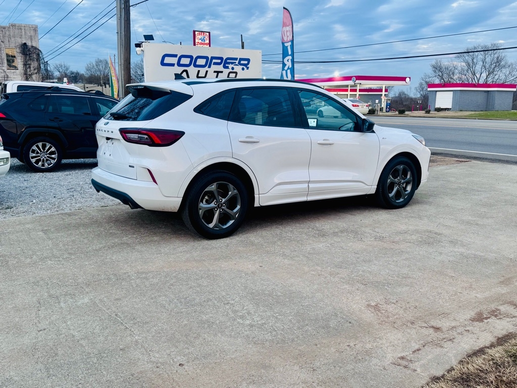 Ford Escape ST-Line Hybrid 2023