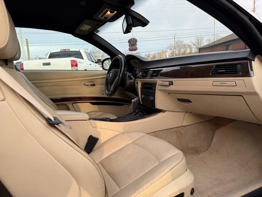 BMW 3-Series 328i Convertible 2011