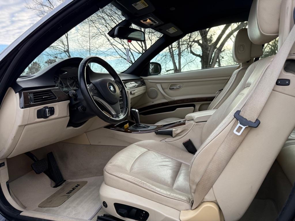 BMW 3-Series 328i Convertible 2011