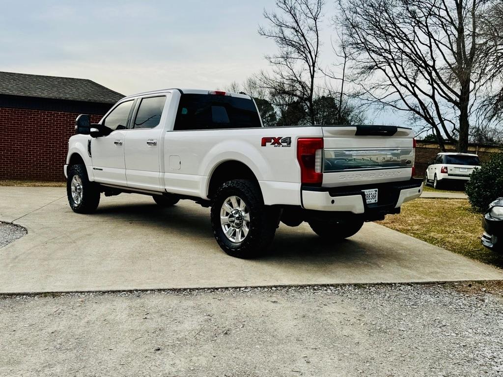 Ford F-350 SD Platinum Crew Cab Long Box 4WD 2017