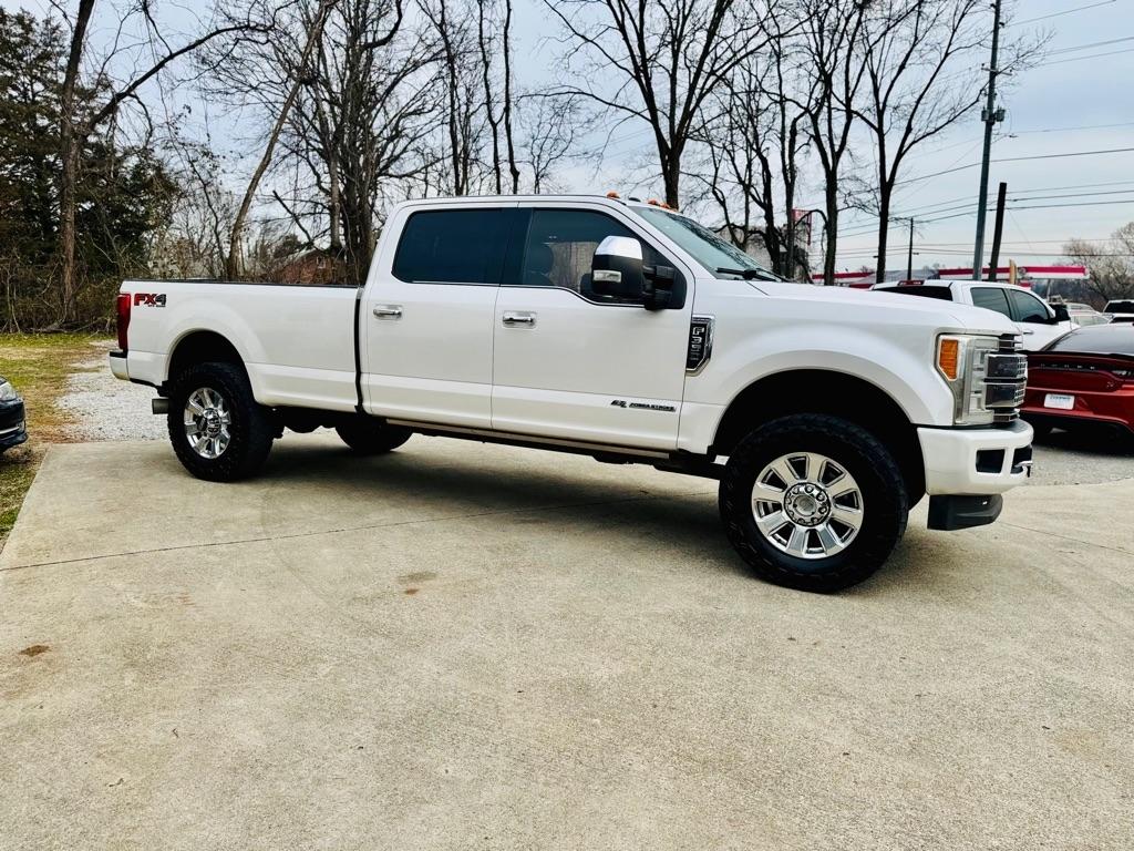 Ford F-350 SD Platinum Crew Cab Long Box 4WD 2017
