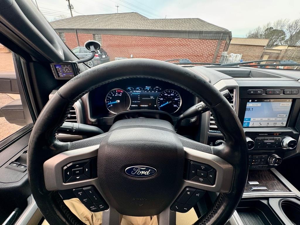 Ford F-350 SD Platinum Crew Cab Long Box 4WD 2017