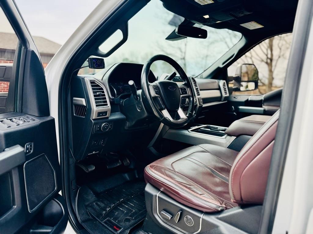 Ford F-350 SD Platinum Crew Cab Long Box 4WD 2017