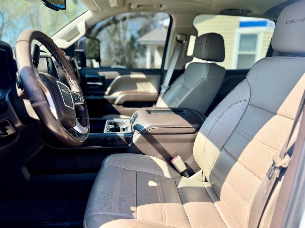 GMC Sierra 2500HD Denali Crew Cab 4WD 2016