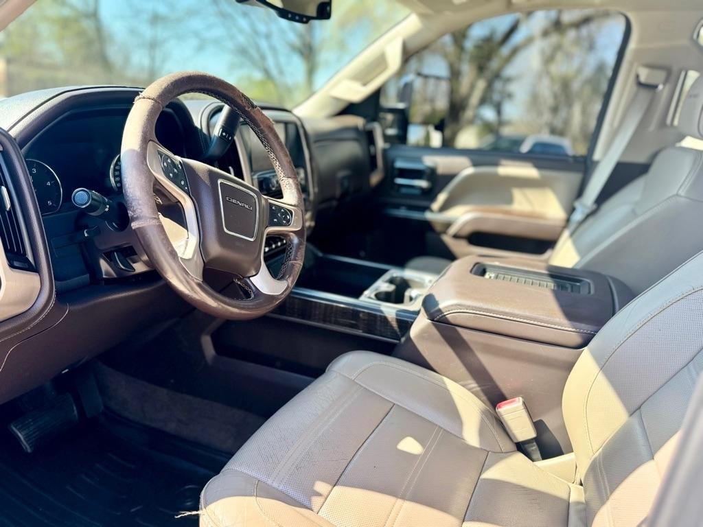 GMC Sierra 2500HD Denali Crew Cab 4WD 2016