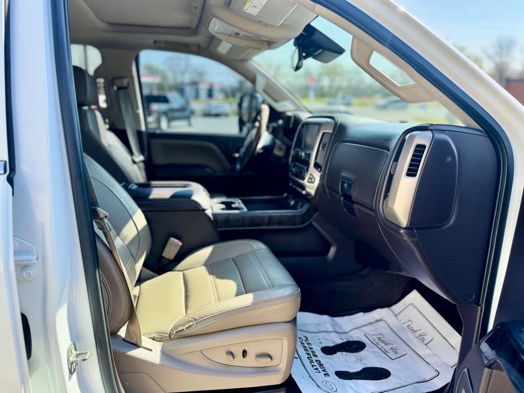 GMC Sierra 2500HD Denali Crew Cab 4WD 2016