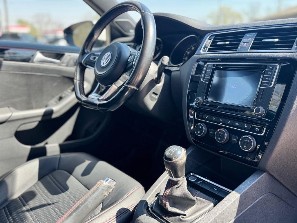 Volkswagen Jetta 2.0T GLI 6M 2017