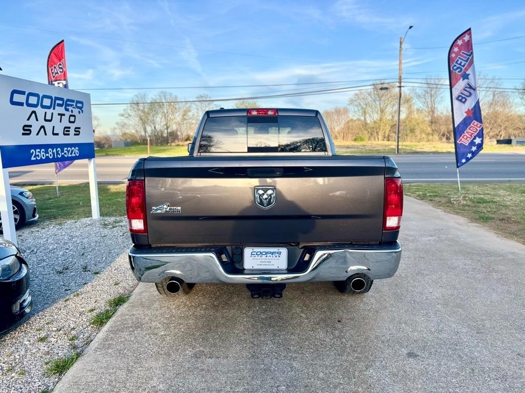 RAM 1500 SLT Quad Cab 2WD 2016