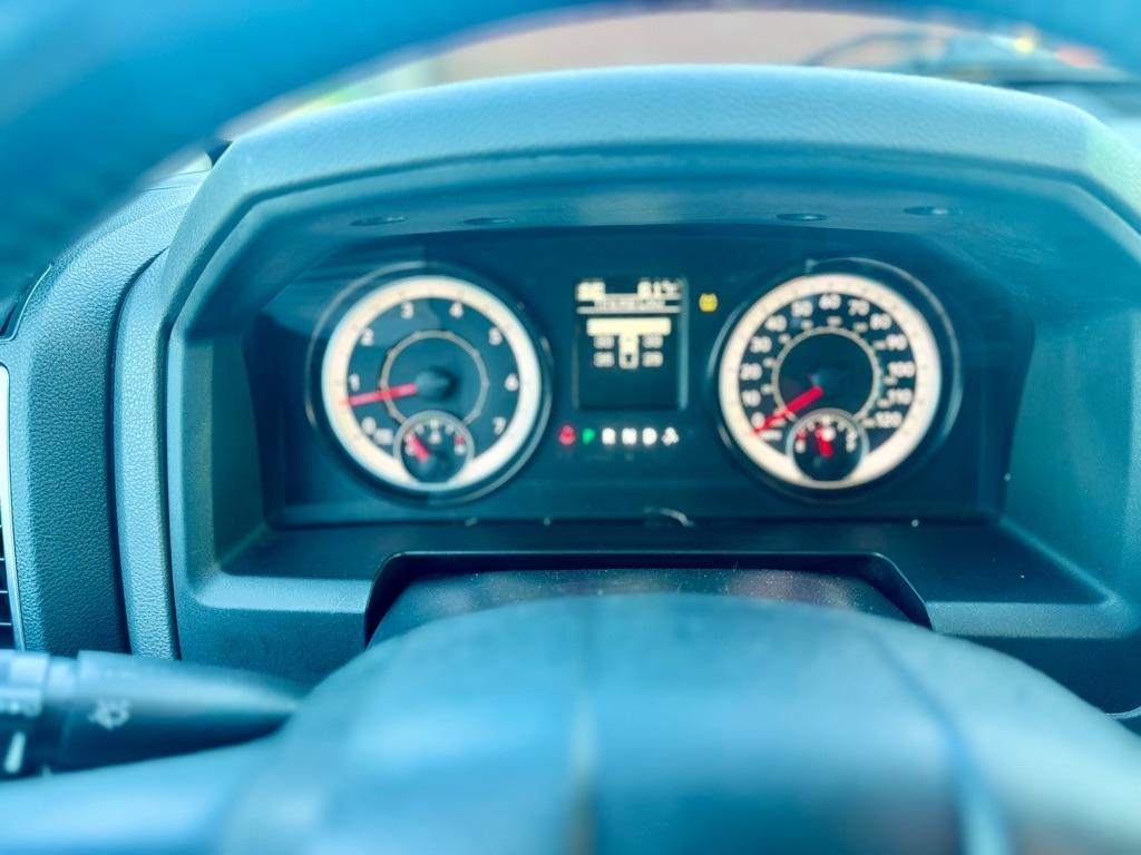 RAM 1500 SLT Quad Cab 2WD 2016