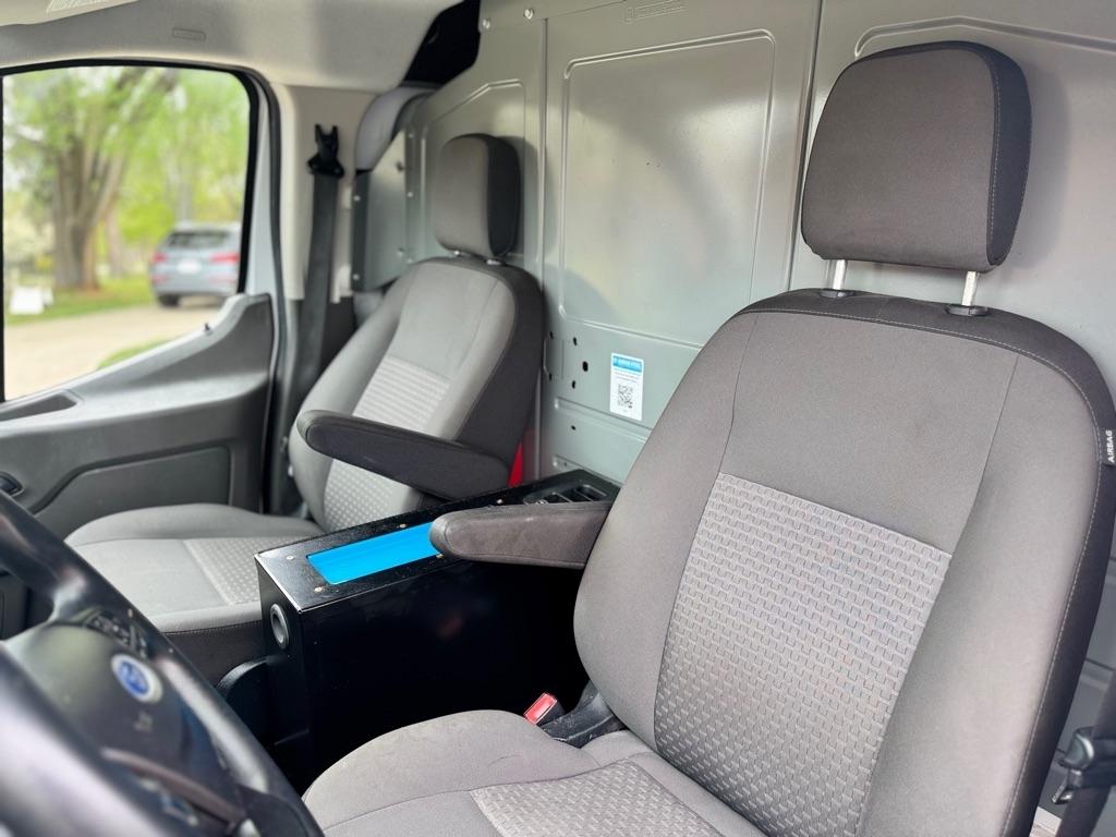 Ford Transit 150 Van Low Roof w/Sliding Pass. 130-in. WB 2020