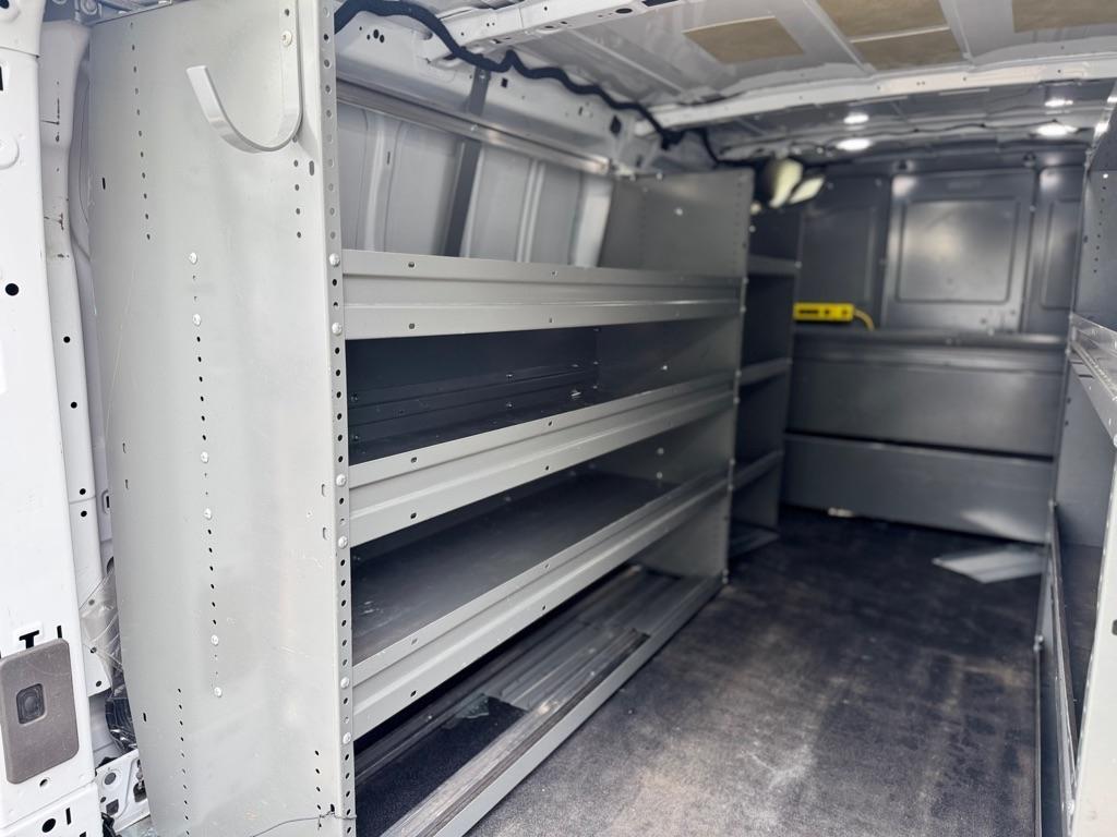 Ford Transit 150 Van Low Roof w/Sliding Pass. 130-in. WB 2020