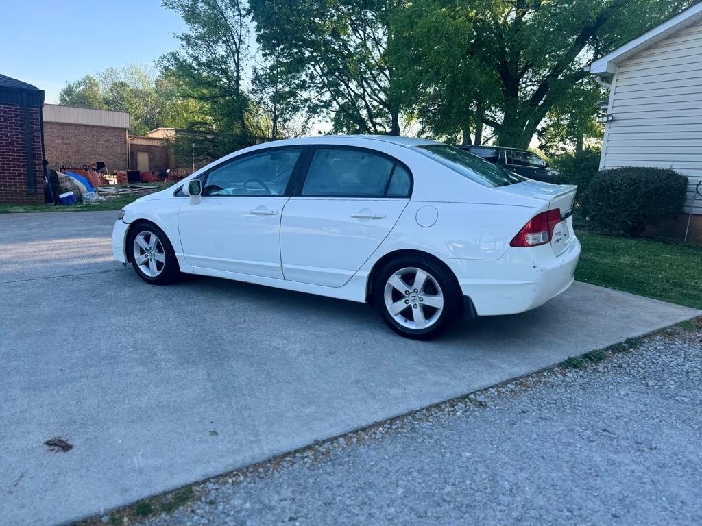 Honda Civic LX-S Sedan 5-Speed AT 2011