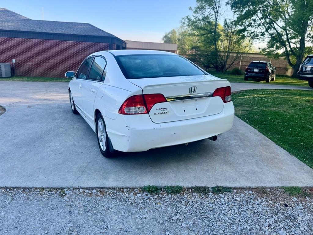 Honda Civic LX-S Sedan 5-Speed AT 2011