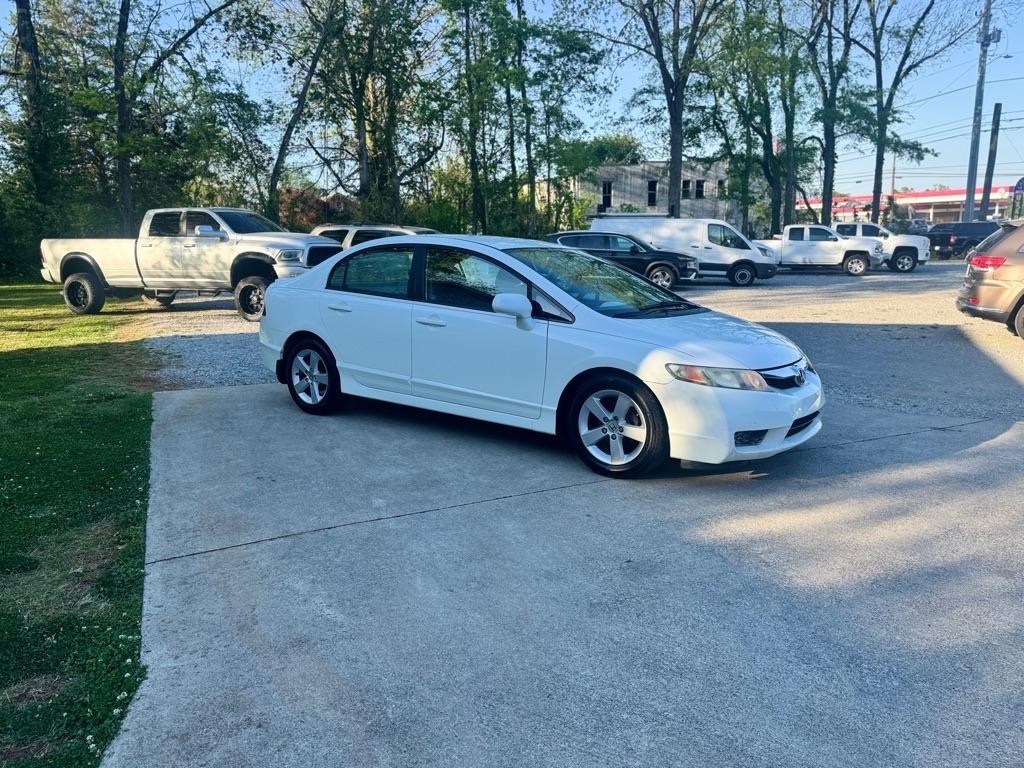Honda Civic LX-S Sedan 5-Speed AT 2011