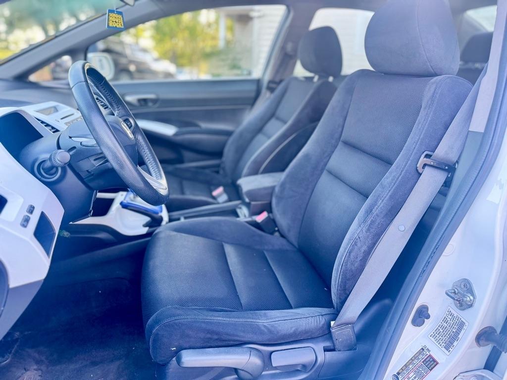 Honda Civic LX-S Sedan 5-Speed AT 2011