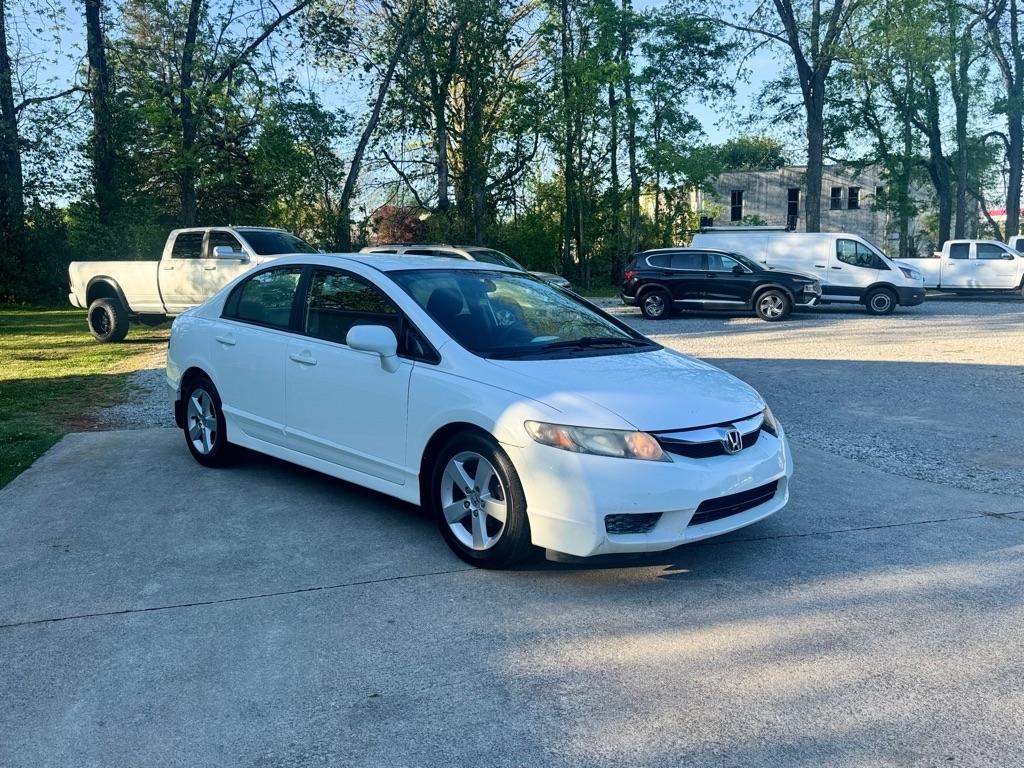 Honda Civic LX-S Sedan 5-Speed AT 2011