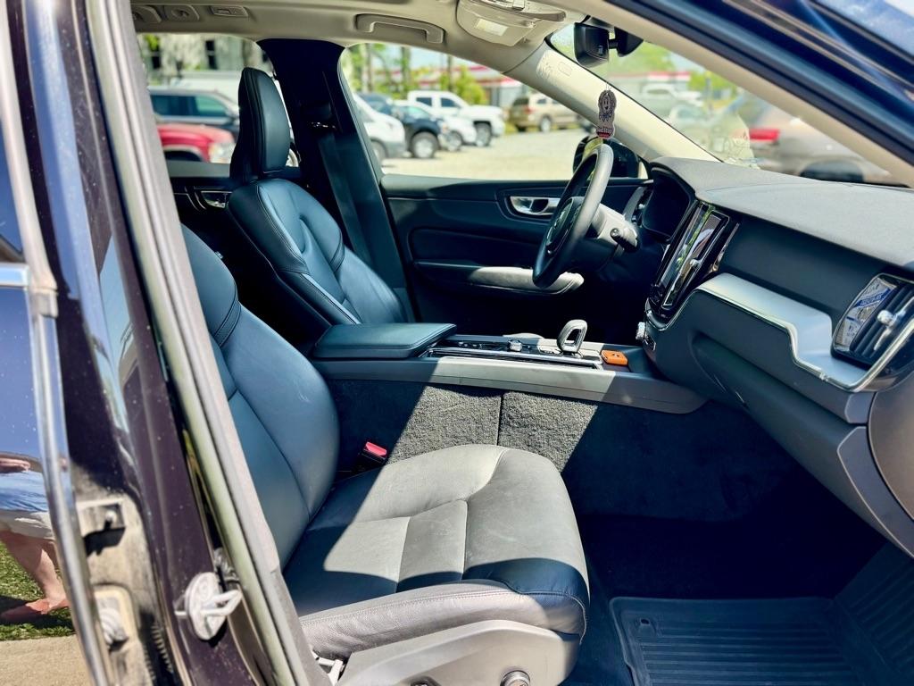 Volvo XC60 B5 Core 2023