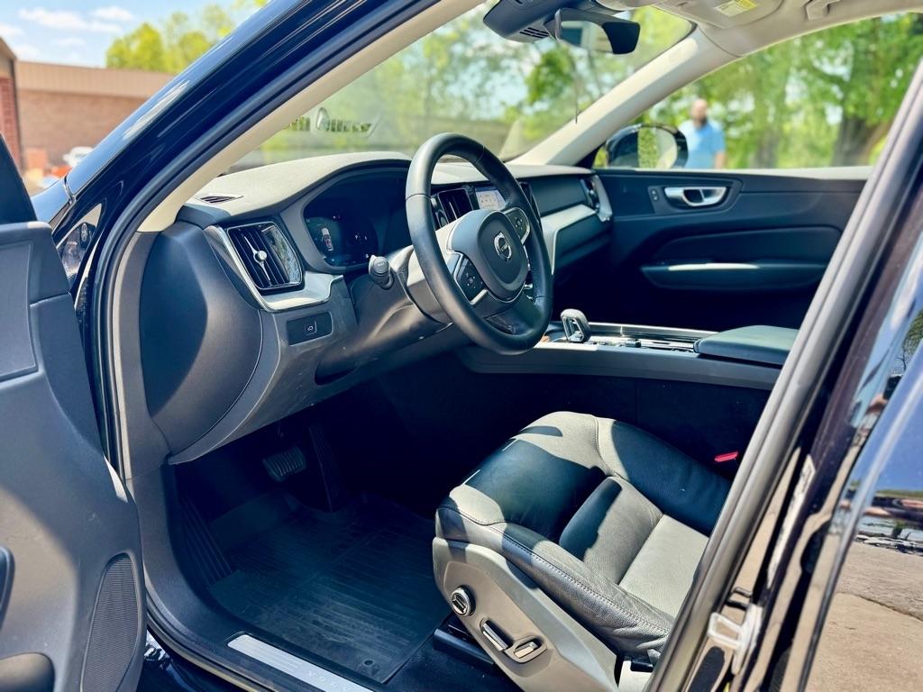 Volvo XC60 B5 Core 2023