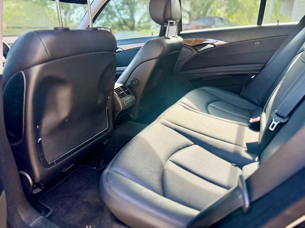 Mercedes-Benz E-Class E350 Luxury Sedan 2009