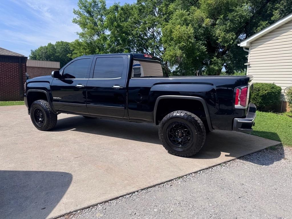 GMC Sierra 1500 Denali Crew Cab Long Box 4WD 2017