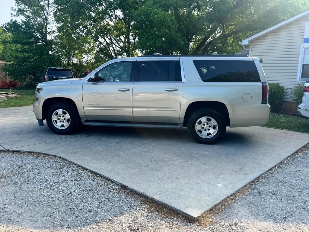 Chevrolet Suburban LT 4WD 2015