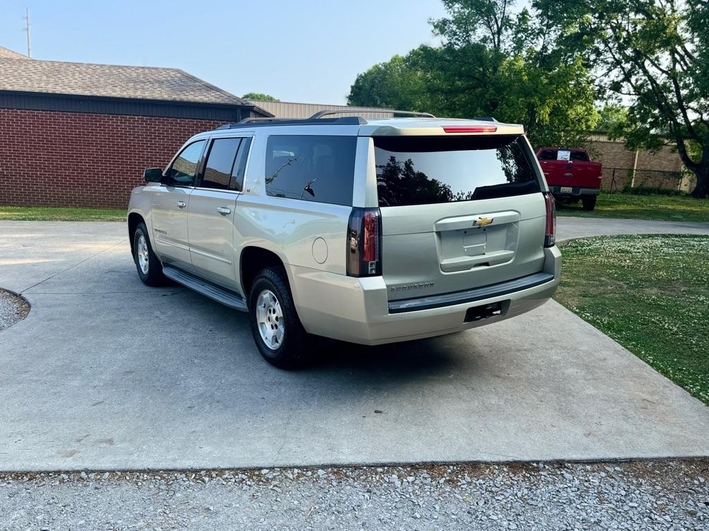 Chevrolet Suburban LT 4WD 2015