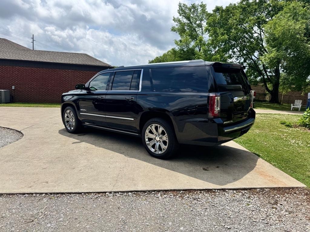 GMC Yukon XL Denali 4WD 2016