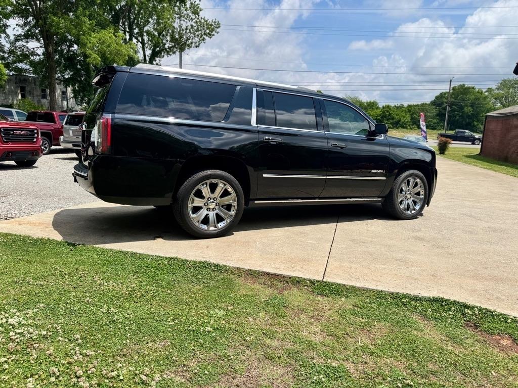 GMC Yukon XL Denali 4WD 2016