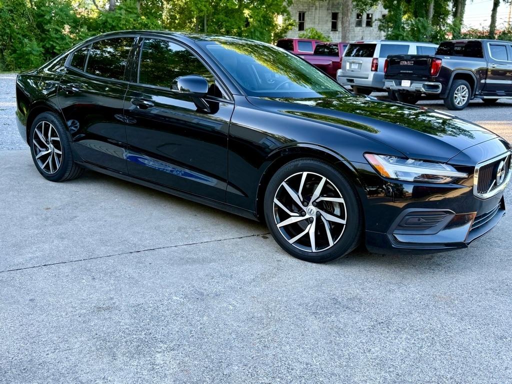 2020 Volvo S60 T5 Momentum's photo