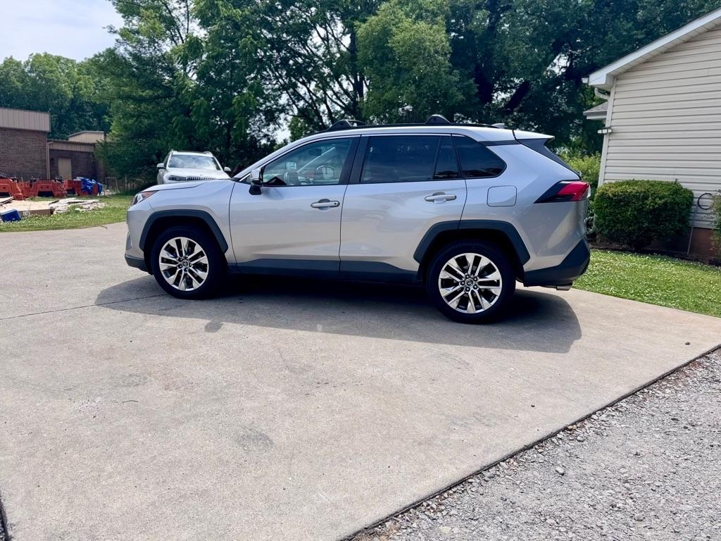 Toyota RAV4 XLE Premium 2019