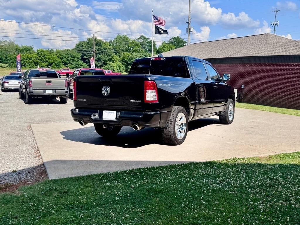 RAM 1500 Big Horn Crew Cab SWB 4WD 2022