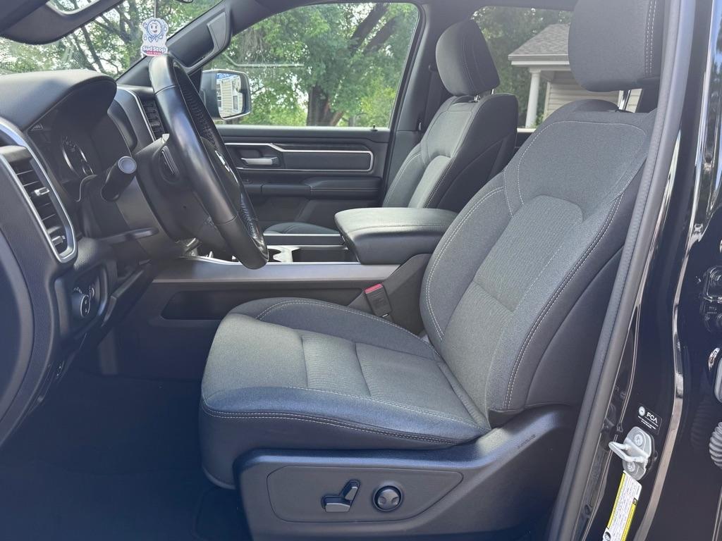 RAM 1500 Big Horn Crew Cab SWB 4WD 2022