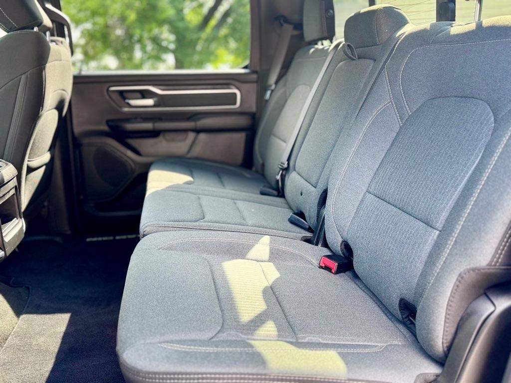 RAM 1500 Big Horn Crew Cab SWB 4WD 2022