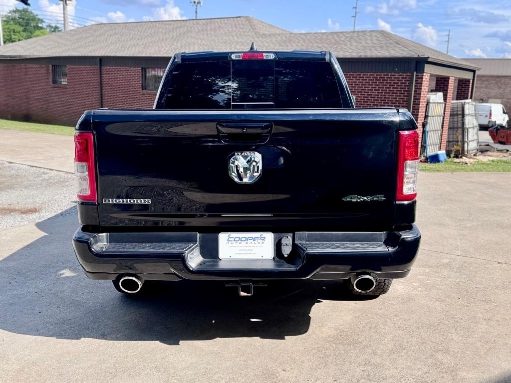 RAM 1500 Big Horn Crew Cab SWB 4WD 2022