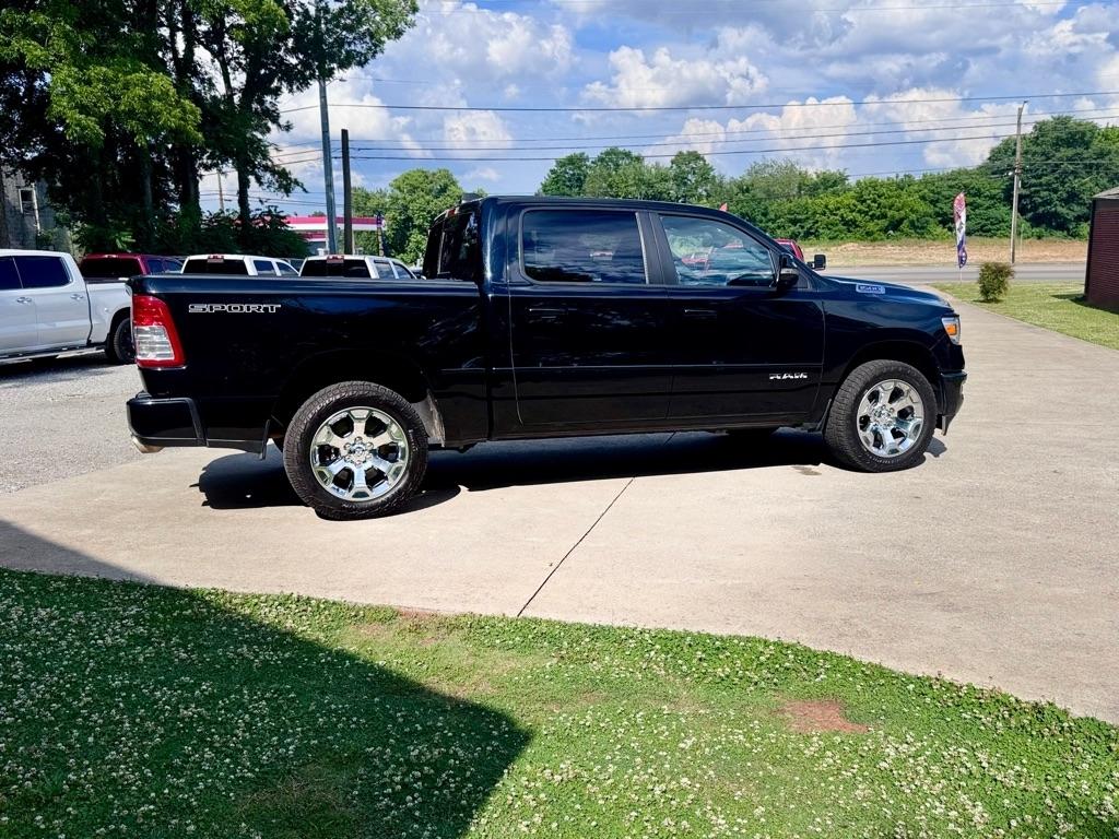 RAM 1500 Big Horn Crew Cab SWB 4WD 2022