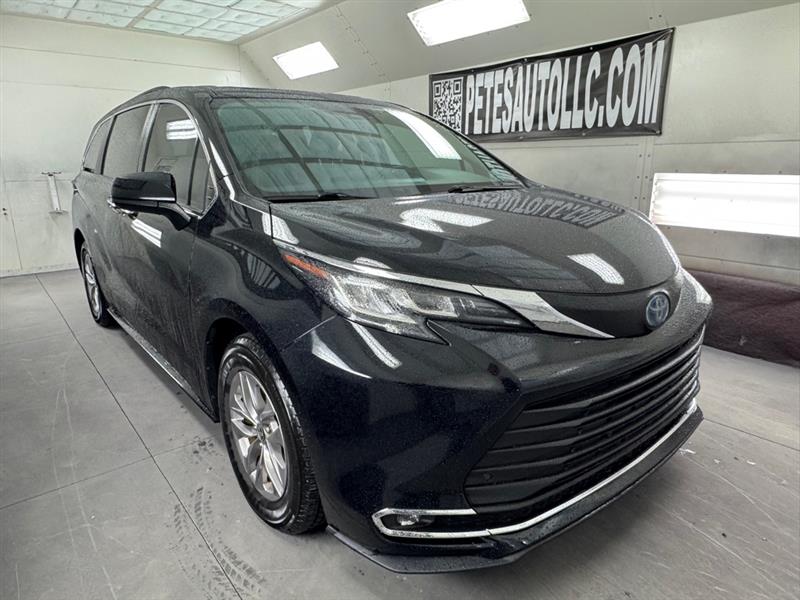 Toyota Sienna XLE 8-Passenger 2021