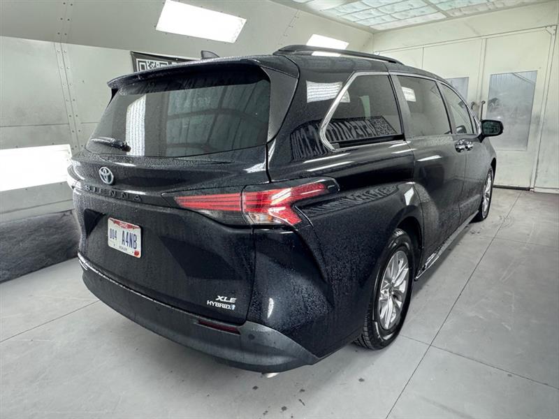 Toyota Sienna XLE 8-Passenger 2021