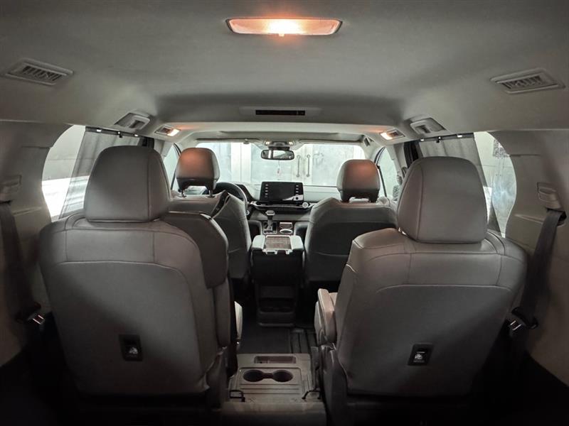 Toyota Sienna XLE 8-Passenger 2021