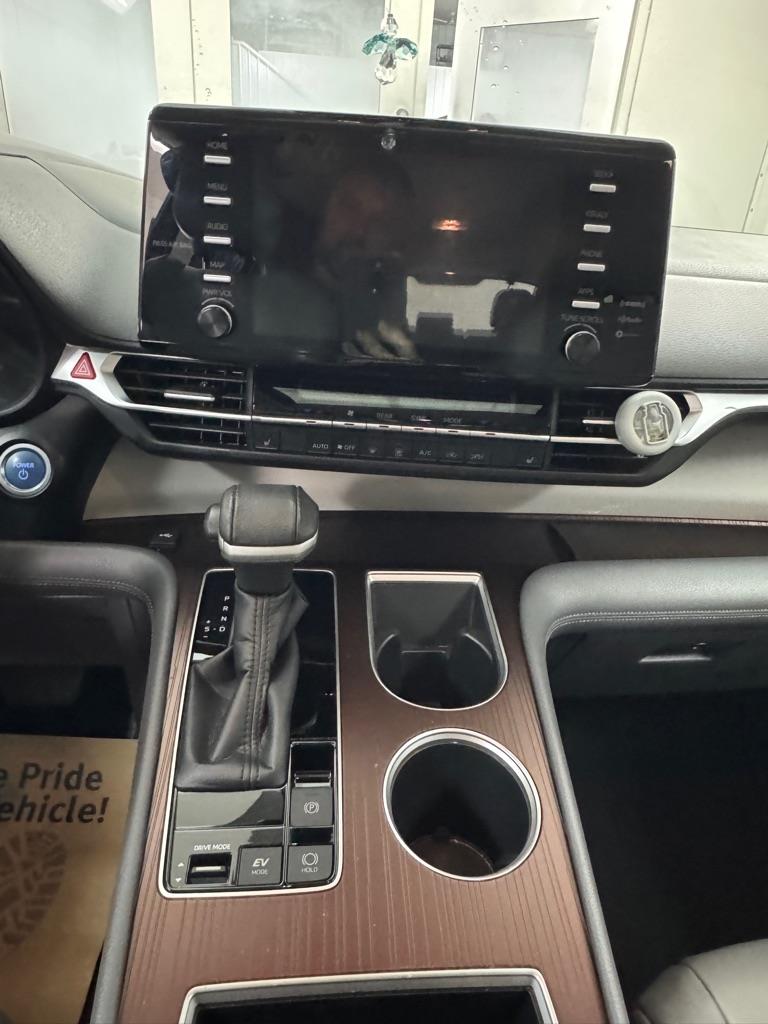 Toyota Sienna XLE 8-Passenger 2021