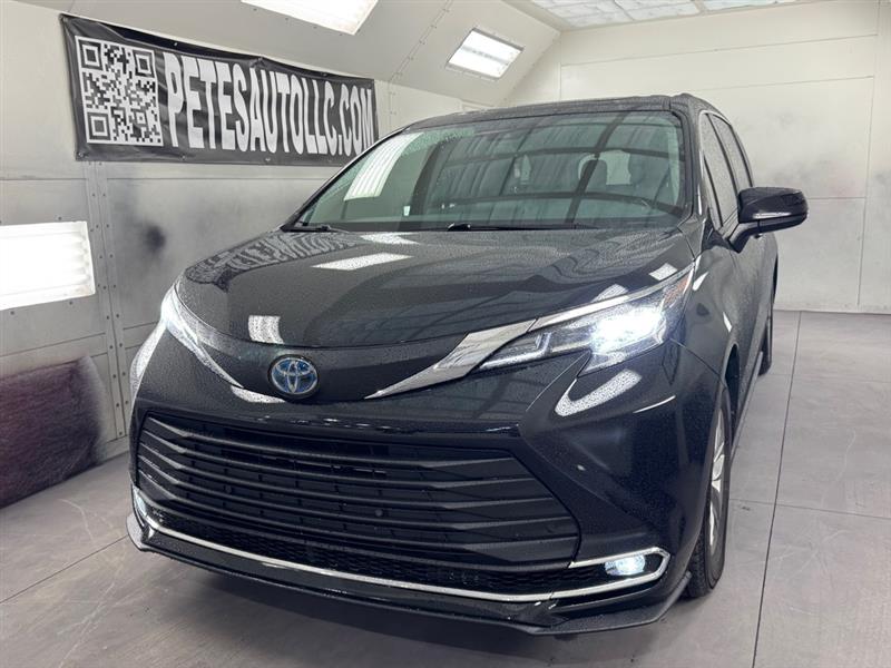 Toyota Sienna XLE 8-Passenger 2021