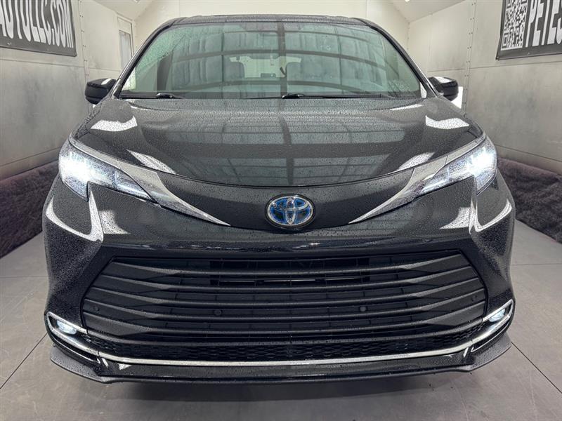 Toyota Sienna XLE 8-Passenger 2021