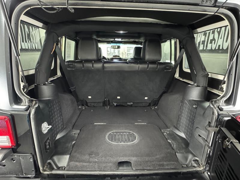 Jeep Wrangler Unlimited Sahara 4WD 2016