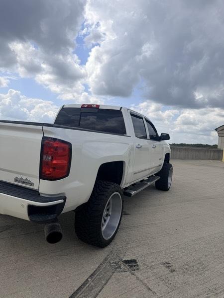 Chevrolet Silverado 1500 4WD Crew Cab 147" High Country 2014