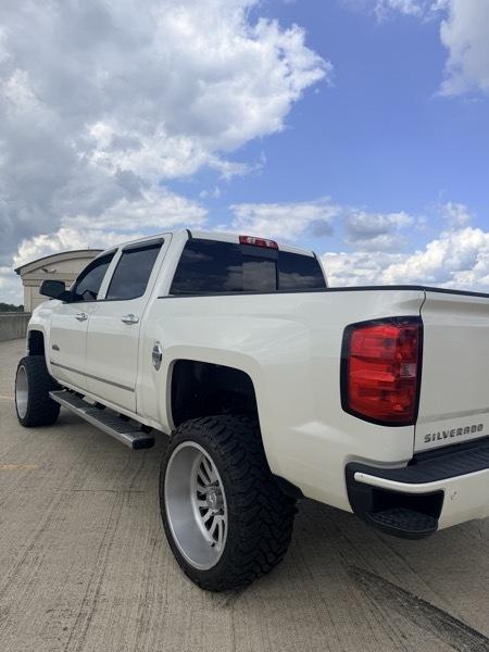 Chevrolet Silverado 1500 4WD Crew Cab 147" High Country 2014
