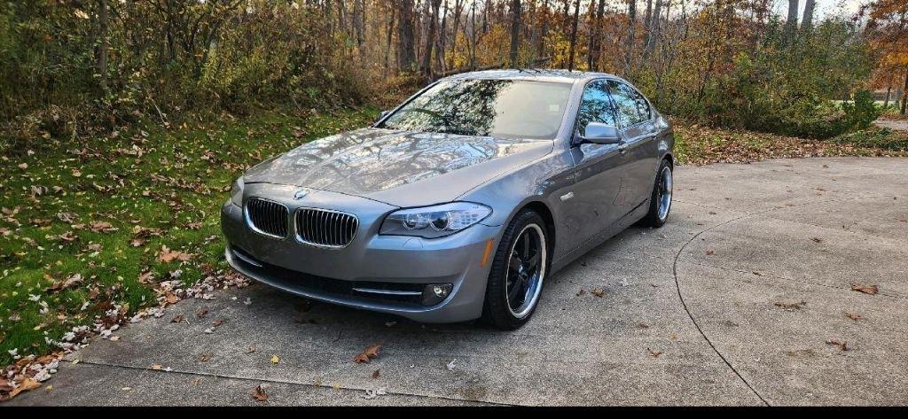 BMW 5-Series  2011