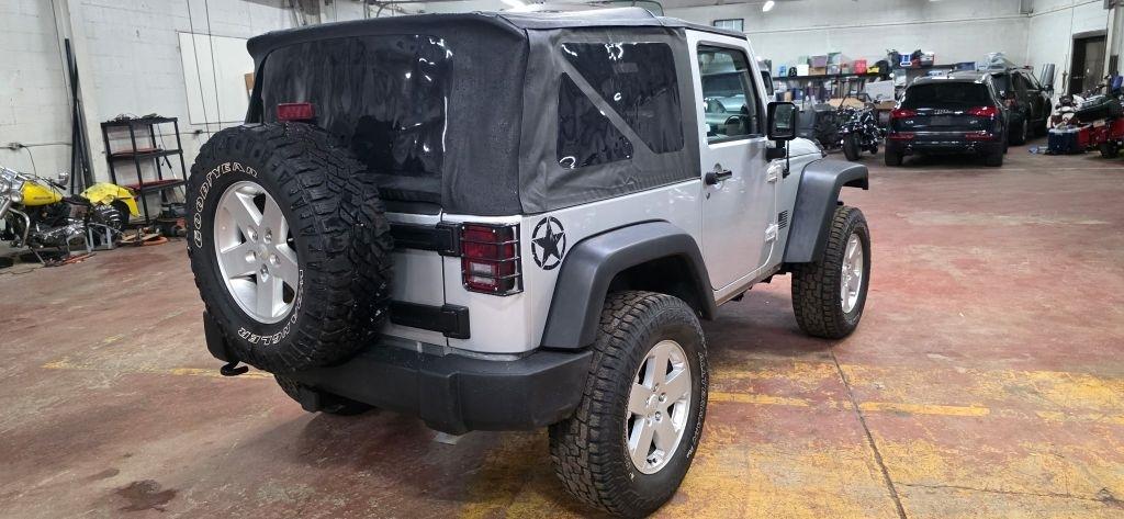 Jeep Wrangler  2011