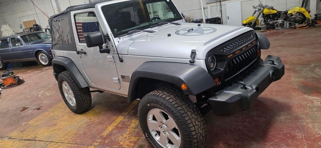 Jeep Wrangler  2011